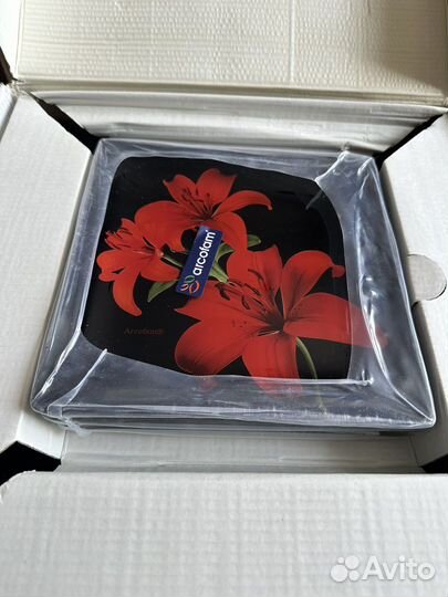 Набор новых тарелок