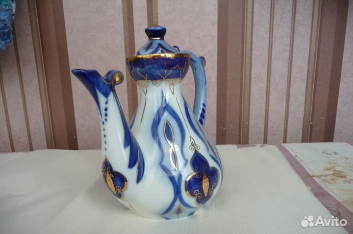 Чайник фарфоровый. Кобальт, позолота. 70-е годы