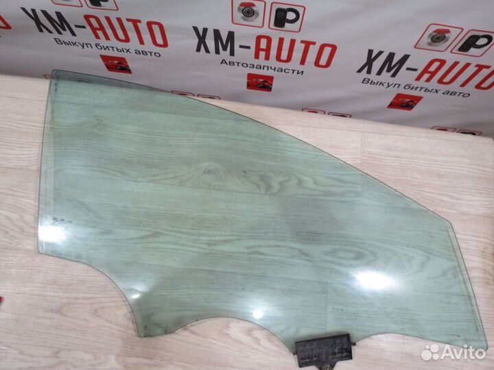 Стекло двери передней правой Hyundai i40