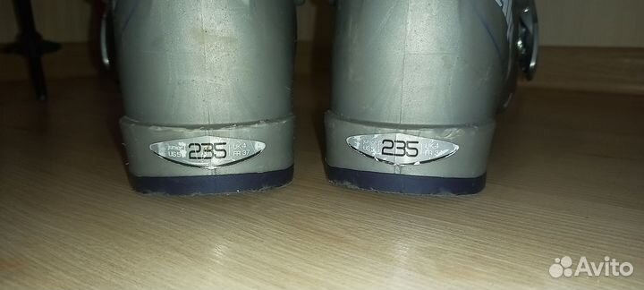 Горные лыжи, ботинки, шлем, палки