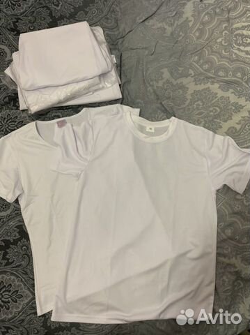 Белая футболка