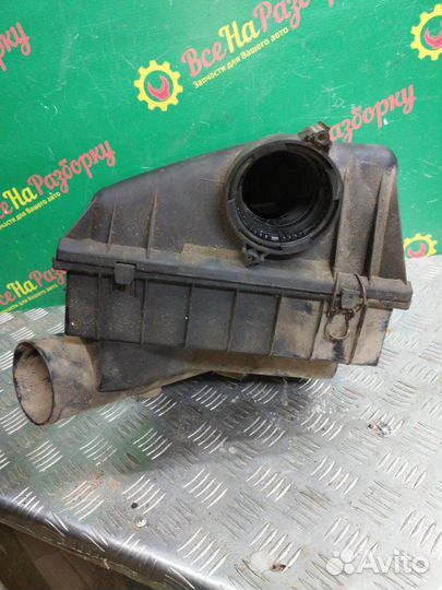 Корпус воздушного фильтра Mercedes-Benz Vito W638