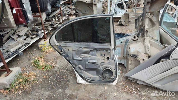 Стекло двери задней левой (форточка) Mercedes Benz