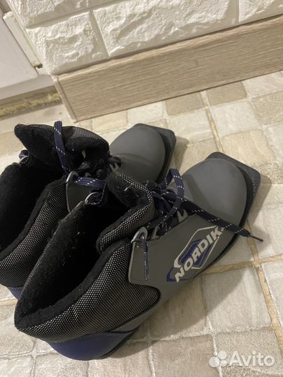 Лыжи и лыжные ботинки