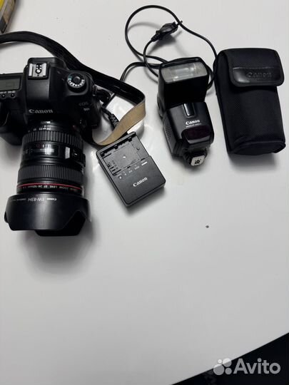 Зеркальный фотоаппарат canon EDS 5D mark ii