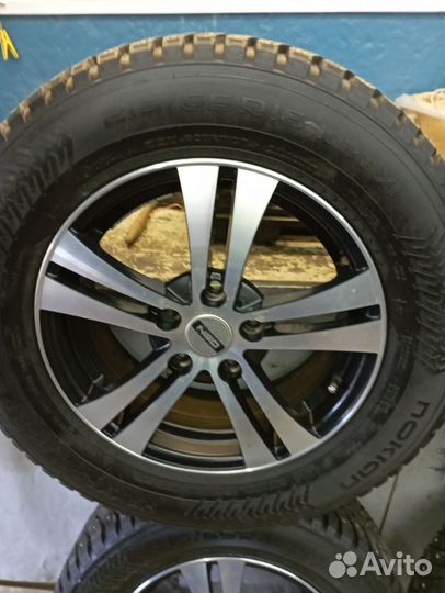 Nokian Tyres Hakkapeliitta 8 SUV 215/65 R16