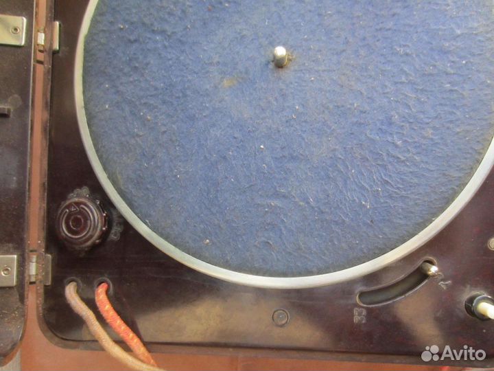 Электро-патефон мэтп СССР 50-х годов выпуска