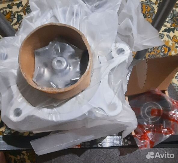 Помпа на Nissan X- Trail T32