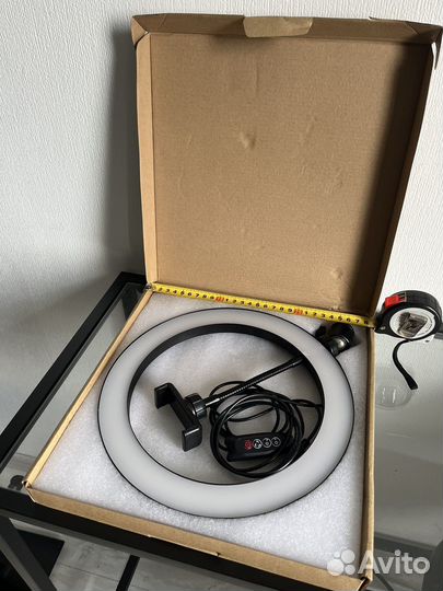 Кольцевая светодиодная лампа