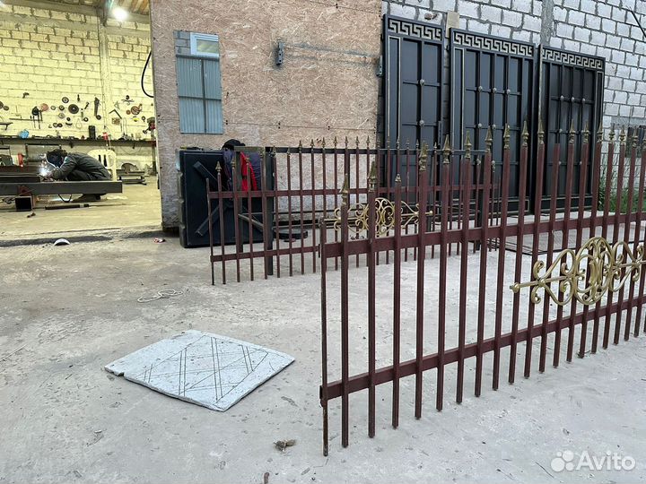 В наличии две решетки (размер 2.60 на 70см