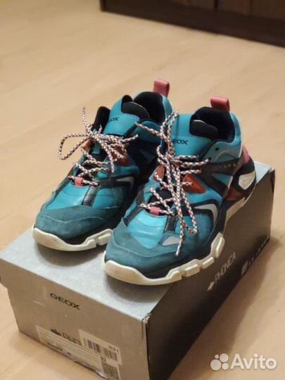 Кроссовки Geox