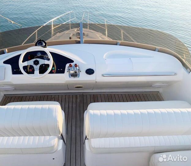 Прокат катера аренда яхты в Сочи морская прогулка