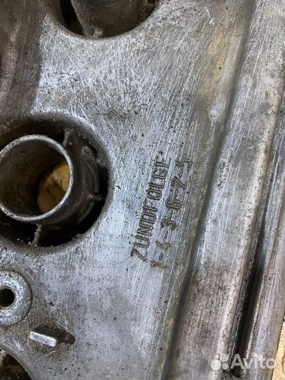 Клапанная крышка Skoda Superb 2.8 2002