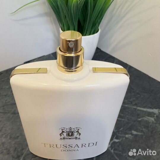 Trussardi Donna 98 мл с витрины