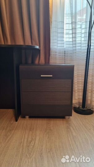 Письменный стол, компьютерный стол венге с тумбой