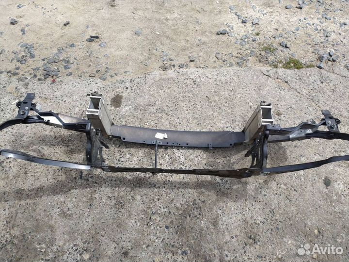 Передняя панель (телевизор) Mercedes-Benz E-Класс