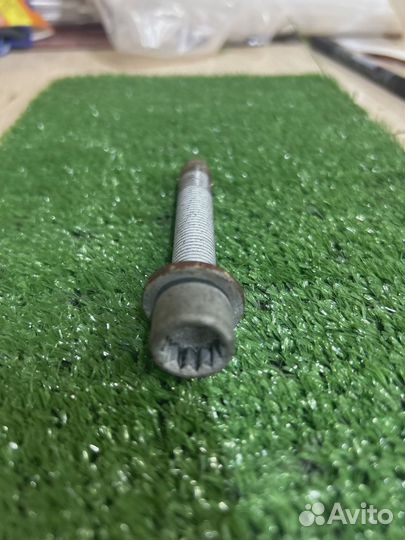 Болт M12X1.5X85-S31N Audi Q7