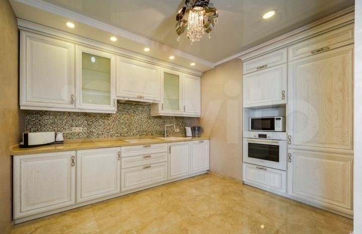 3-к. квартира, 84 м², 10/25 эт.