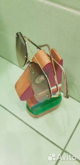 Подставка для очков