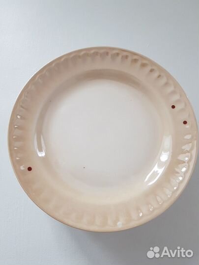 Фарфоровые тарелки