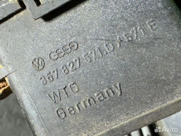 Кнопка открывания багажника Volkswagen Passat 1993