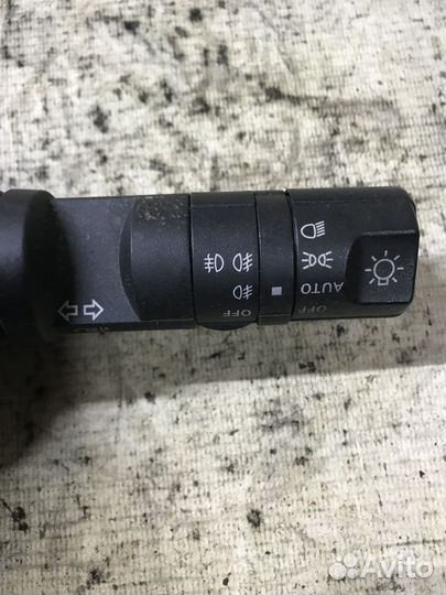 Переключатель поворотов подрулевой Nissan Pathfind