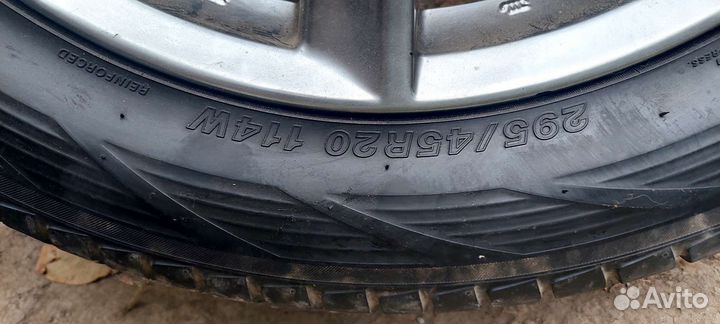 Продам комплект колёс