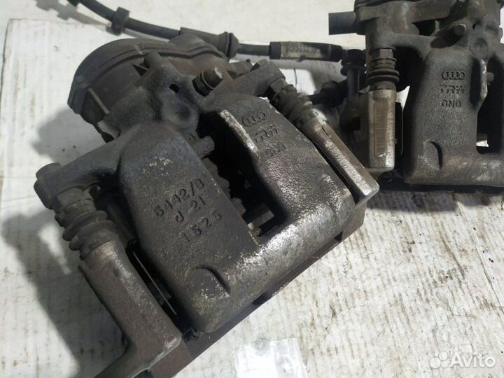 Суппорта задняя Audi A4 B8 2011—2015