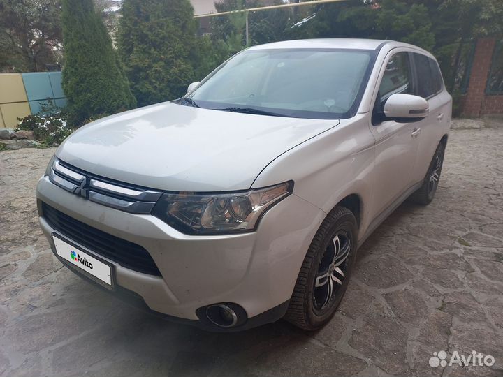 Mitsubishi Outlander 2.0 CVT, 2014, 73 000 км
