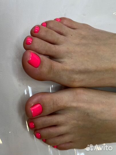 Модель на педикюр