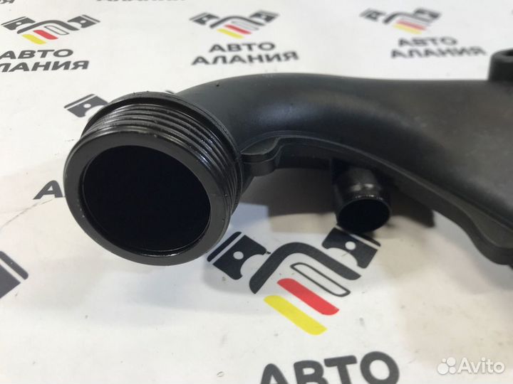 Патрубок воздушного фильтра Bmw 7-Series