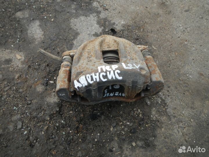 Суппорт тормозной передний левый для Toyota Avensi