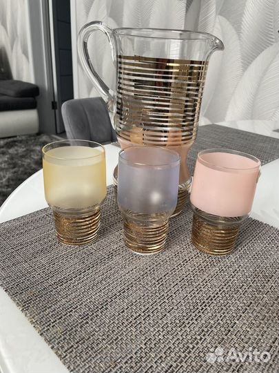 Графин со стаканами