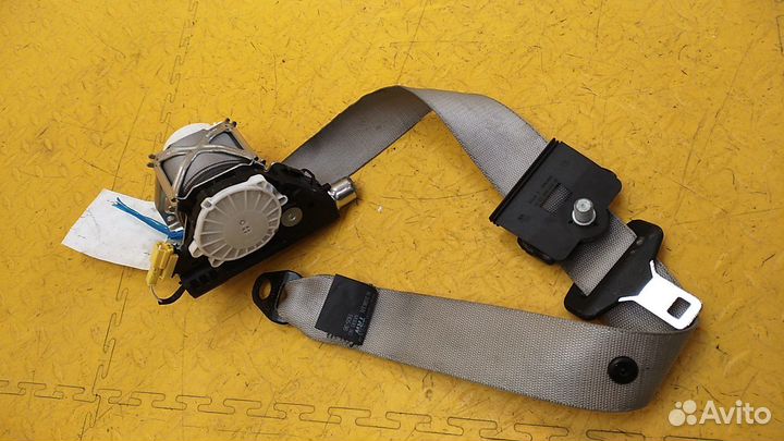 Ремень безопасности с пиропатроном GL-Class X164