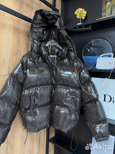 Куртка лаковая женская