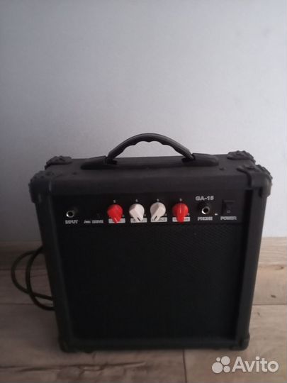 Электрогитара homage с комбоусилителем