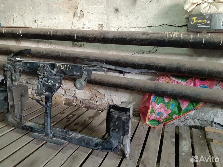 Рамка радиатора Nissan Presage TU31 62500CN000