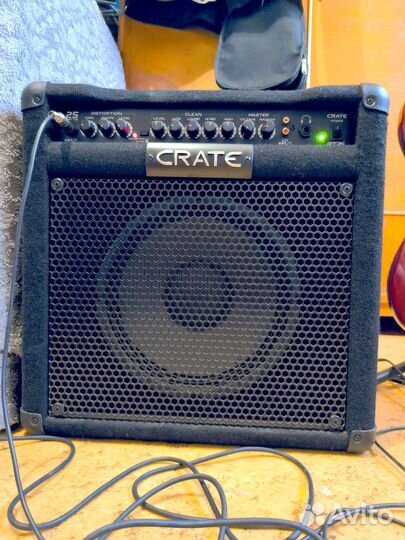 Басовый комбоусилитель