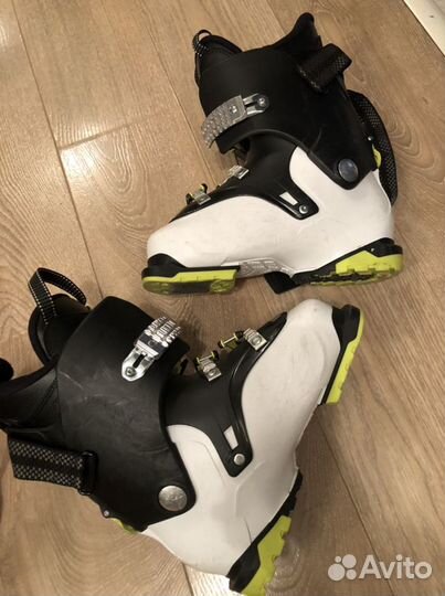 Горнолыжные ботинки и лыжи комплект