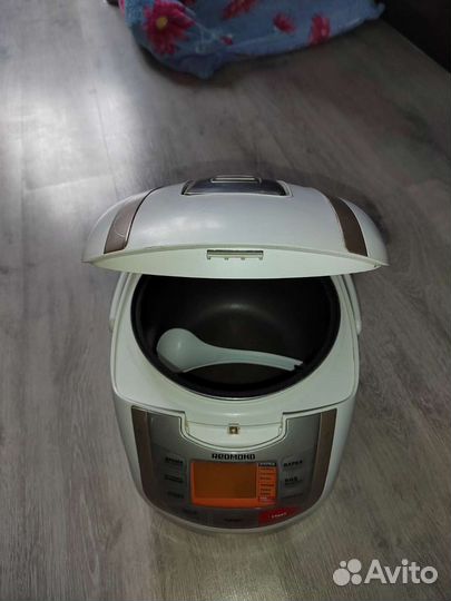 Мультиварка Redmond