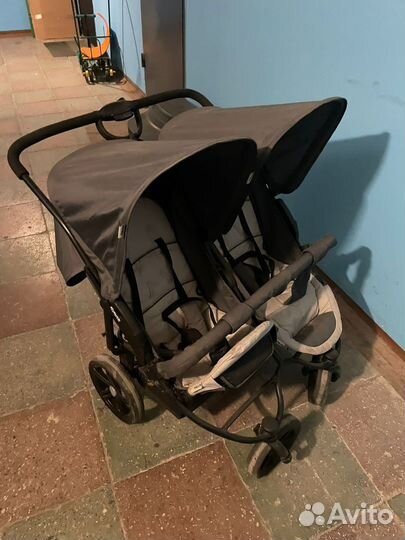 Коляска для двойни