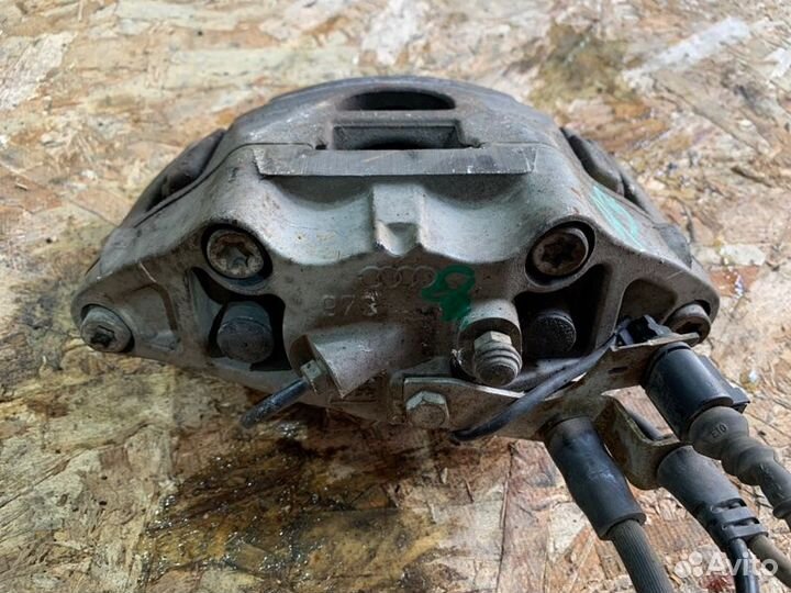 Суппорт передний левый Audi А6 С6 2004-2008