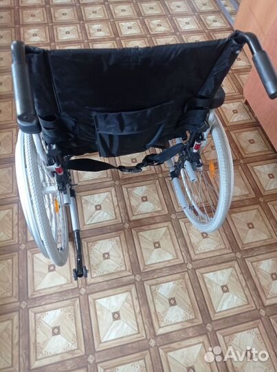 Коляска инвалидная складная