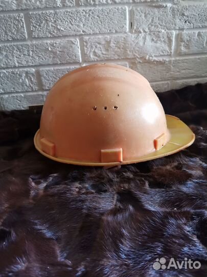 Каска для путешествий и строительная