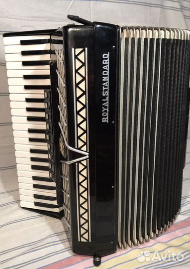 Аккордеон Royalstandard Montana