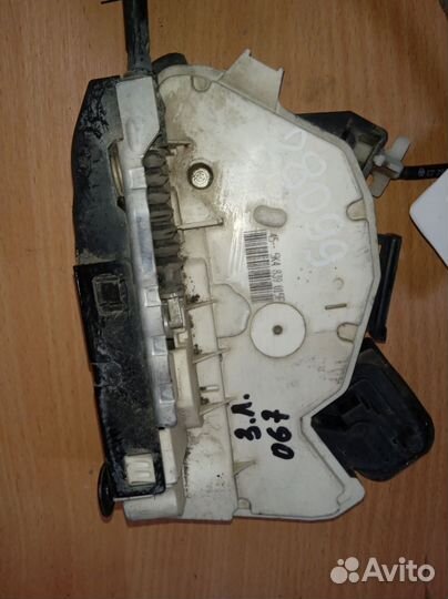 VW Polo V замок двери задней левой