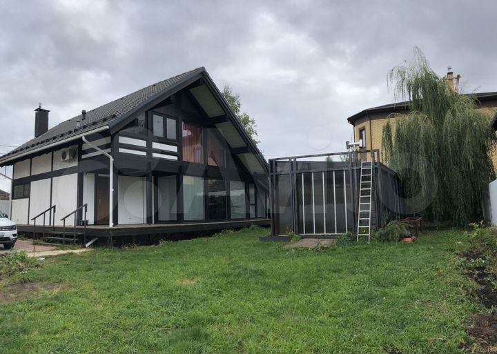 Дом 175 м² на участке 6 сот.