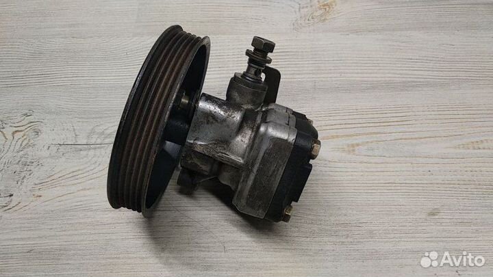 Насос гидроусилителя Mitsubishi Pajero/Montero