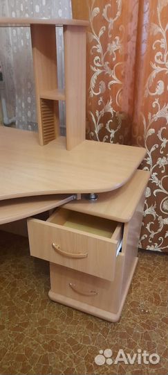 Компьютерный стол