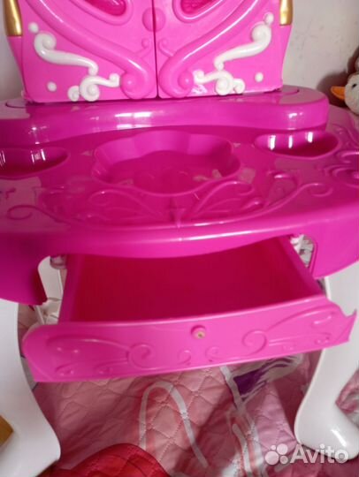 Детский туалетный столик с зеркалом и подсветкой